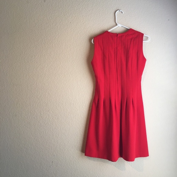 H&M red pin tuck dress sz 8 perfect for valentines - Picture 2 of 3